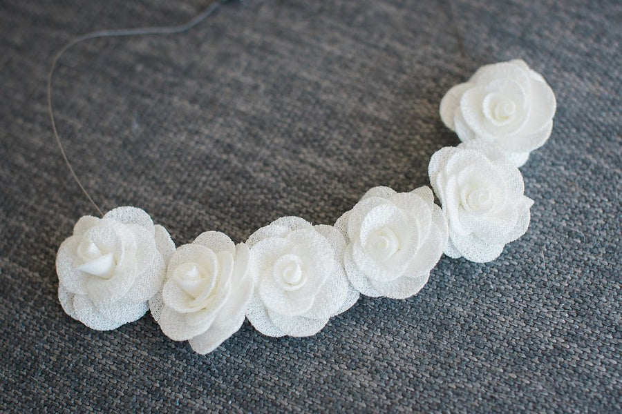 Noi's Pearl White Flower Necklace
